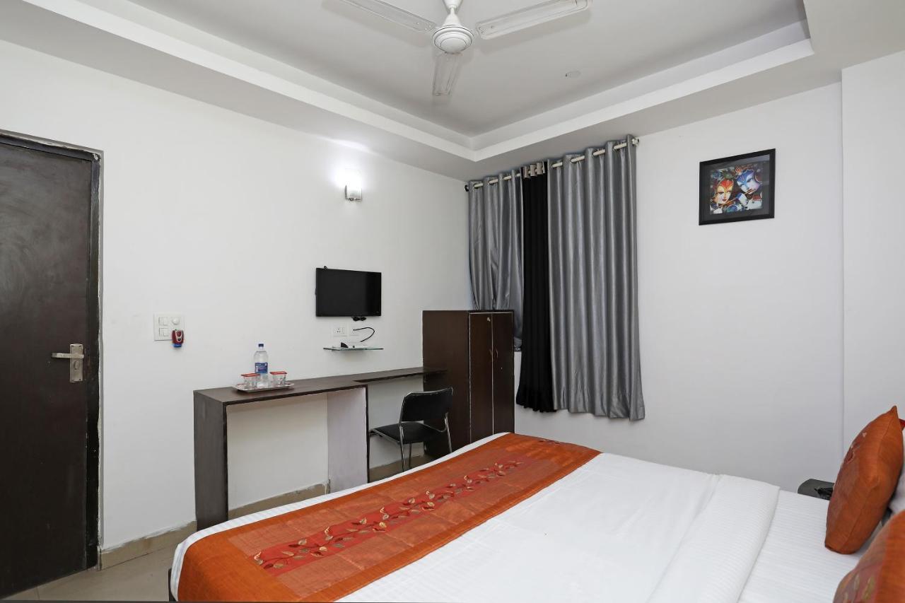 Oyo 11392 The Hotel Grand Hospitality Ноида Екстериор снимка